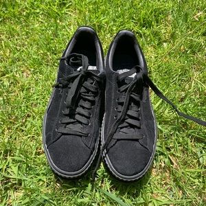 Black Fenty puma creeper